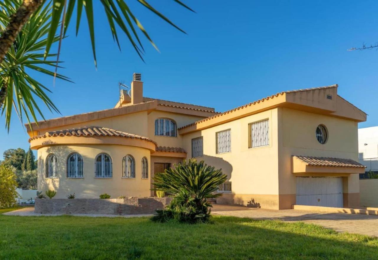 Olivos Villa